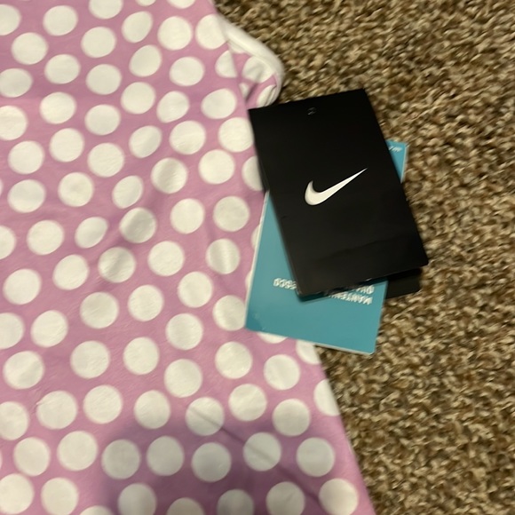 Women’s Nike Dri fit / slim fit tank. Size M. NWT. - Picture 2 of 6